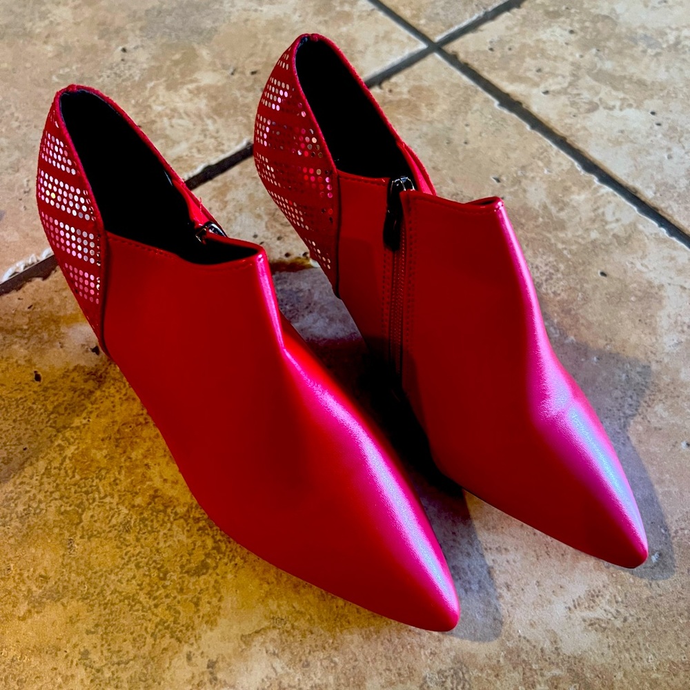Nice new red boots never worn